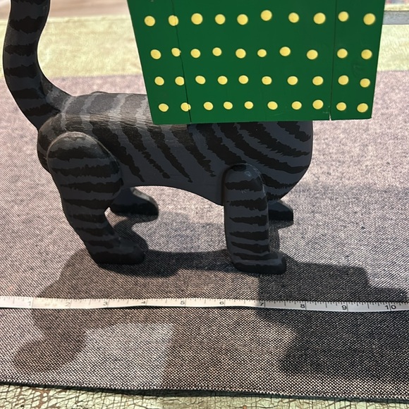 Handmade, artist signed painted Clever Cat birdhouse with removable birds - Picture 8 of 9